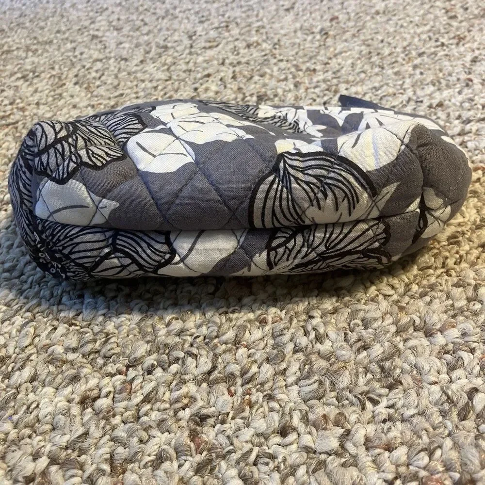 Vera Bradley Moon Shadow Cosmetic Bag Travel Gray White Quilted Zip Plastic Line